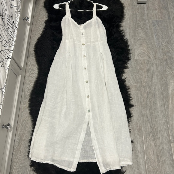 Source Unknown Dresses & Skirts - LIKE NEW! Women's White Linen Maxi Shift Dress - SMALL